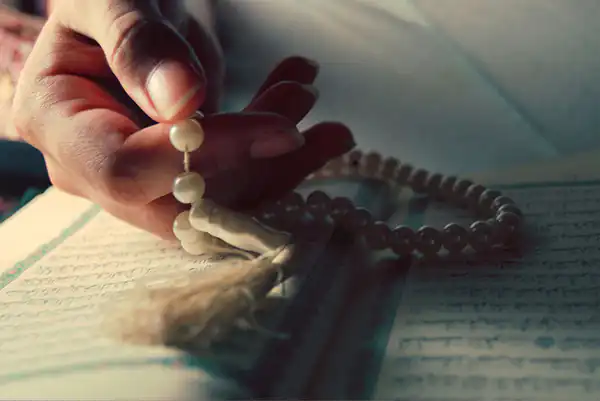 تعبیر خواب صلوات فرستادن از امام صادق + برای زن متاهل و باردار و دختر مجرد