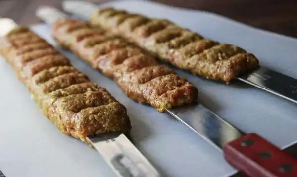تعبیر خواب سیخ زدن گوشت + برای زن متاهل و باردار و دختر مجرد