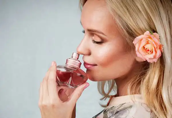 تعبیر خواب عطر خریدن + برای زن متاهل و باردار و دختر مجرد