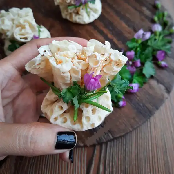 تعبیر خواب لقمه نان و پنیر + برای زن متاهل و باردار و دختر مجرد