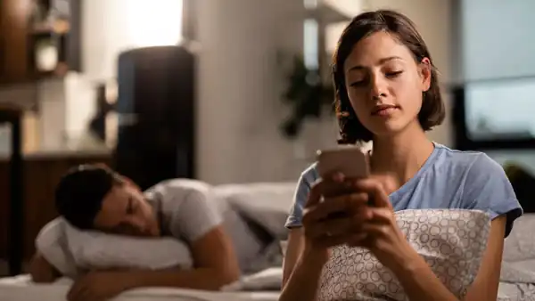 تعبیر خواب نگاه نکردن معشوق + برای زن متاهل و باردار و دختر مجرد