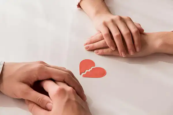 تعبیر خواب طلاق دختر مجرد + برای زن متاهل و باردار و دختر مجرد