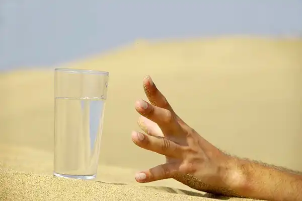 تعبیر خواب آب خواستن + برای زن متاهل و باردار و دختر مجرد