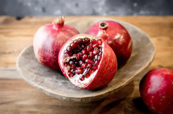 تعبیر خواب انار خریدن + برای زن متاهل و باردار و دختر مجرد