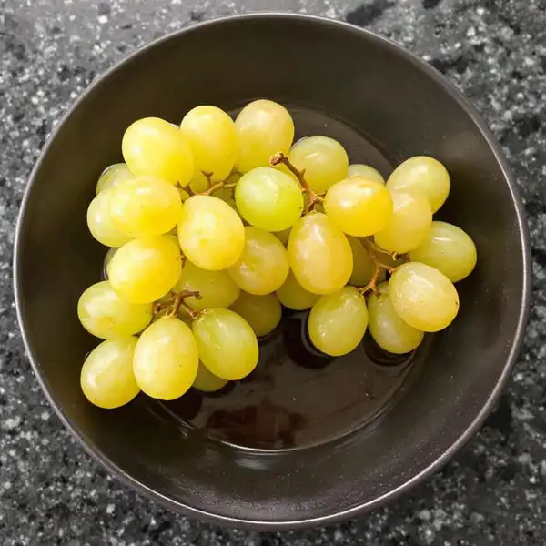 تعبیر خواب انگور دزدیدن + برای زن متاهل و باردار و دختر مجرد