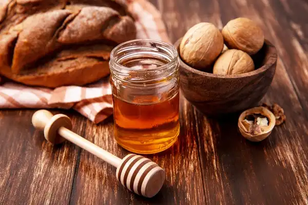 تعبیر خواب عسل و گردو + برای زن متاهل و باردار و دختر مجرد