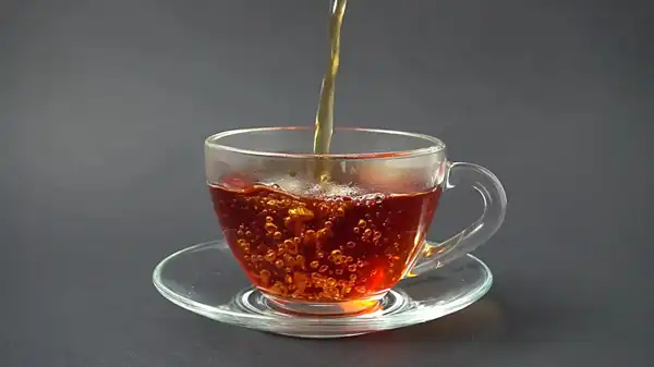 تعبیر خواب چای ریختن مرده + برای زن متاهل و باردار و دختر مجرد