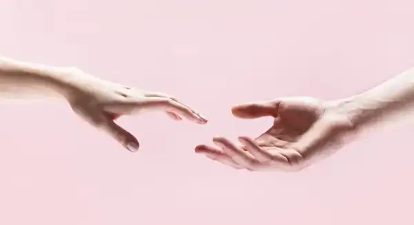 تعبیر خواب دست مرده + برای زن متاهل و باردار و دختر مجرد