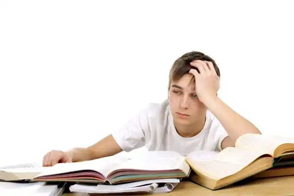 تعبیر خواب امتحان دادن و بلد نبودن + برای زن متاهل و باردار و دختر مجرد