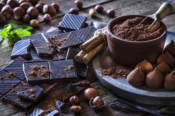 تعبیر خواب گرفتن شکلات از سید + برای زن متاهل و باردار و دختر مجرد