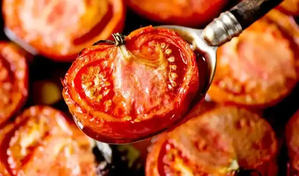 تعبیر خواب گوجه فرنگی پخته + برای زن متاهل و باردار و دختر مجرد