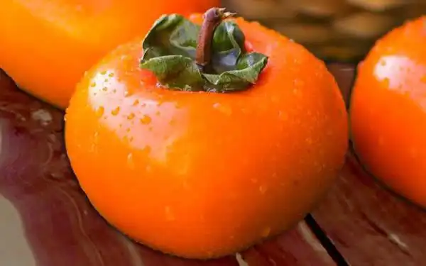 تعبیر خواب خرمالو برای زن حامله + برای زن متاهل و باردار و دختر مجرد