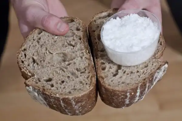 تعبیر خواب نان و نمک خوردن + برای زن متاهل و باردار و دختر مجرد