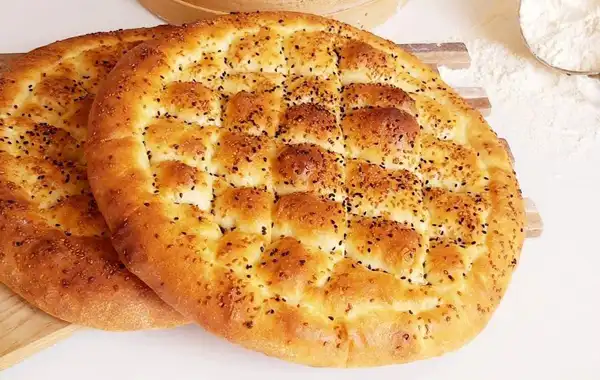 تعبیر خواب نان شیرمال + برای زن متاهل و باردار و دختر مجرد