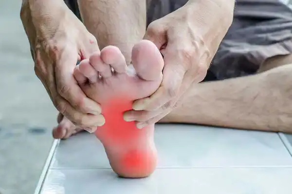 تعبیر خواب پا درد + برای زن متاهل و باردار و دختر مجرد