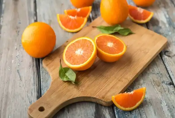 تعبیر خواب پرتقال دادن به دیگران + برای زن متاهل و باردار