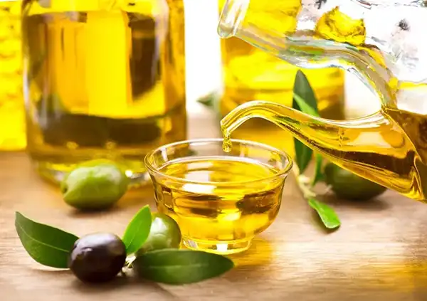 تعبیر خواب روغن زیتون + برای زن متاهل و باردار و دختر مجرد
