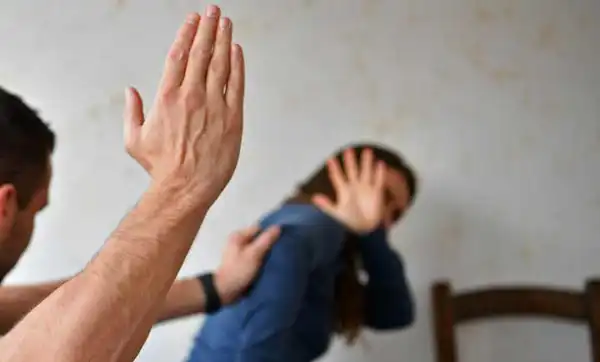 تعبیر خواب سیلی خوردن از معشوق + برای زن متاهل و باردار و دختر مجرد