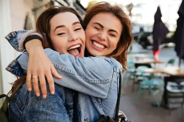 تعبیر خواب زن داداش چیست + برای زن متاهل و باردار و دختر مجرد