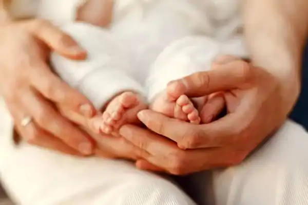 تعبیر خواب زایمان پیرزن + برای زن متاهل و باردار و دختر مجرد