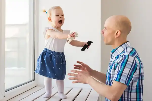 تعبیر خواب فحش دادن به پدر + برای زن متاهل و باردار و دختر مجرد