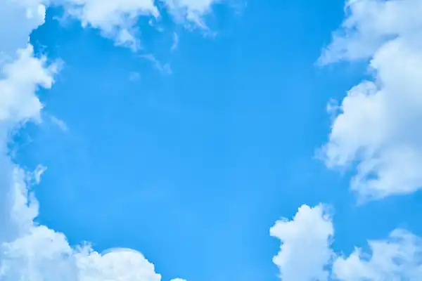 تعبیر خواب رنگ آبی آسمانی + برای زن متاهل و باردار و دختر مجرد