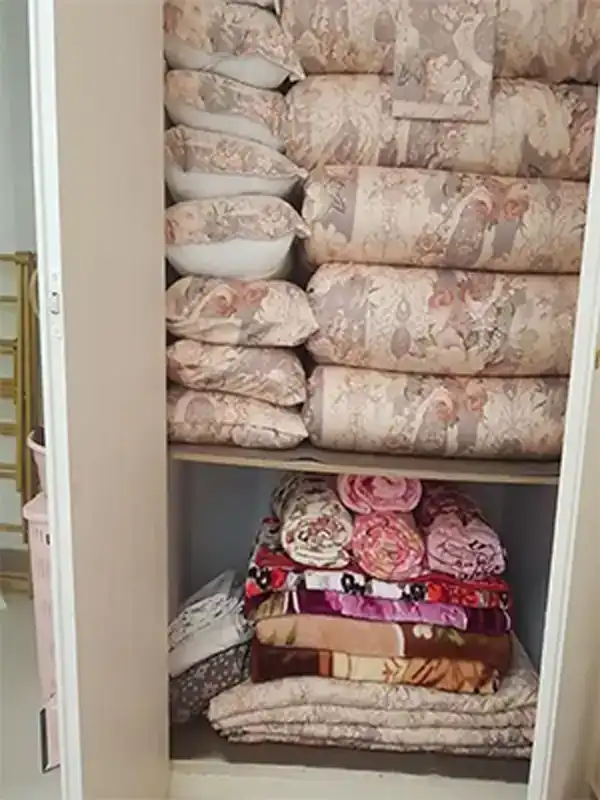 چیدمان وسایل در کمد دیواری + راحت و ساده و شیک ترین چیدمان وسایل در کمد دیواری