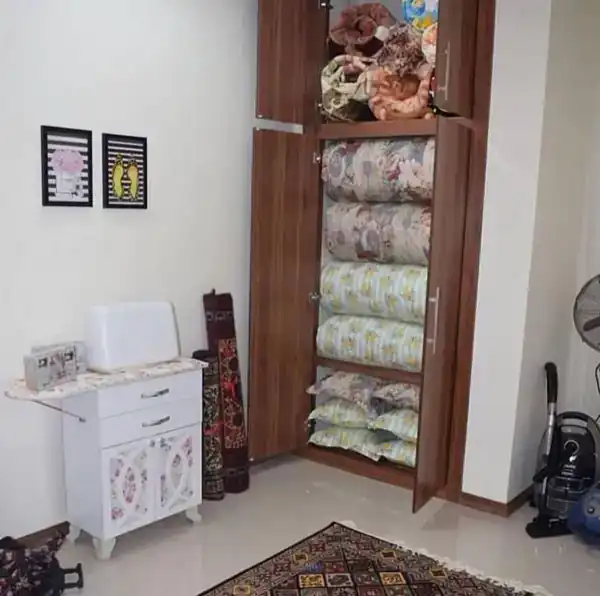 چیدمان وسایل در کمد دیواری + راحت و ساده و شیک ترین چیدمان وسایل در کمد دیواری