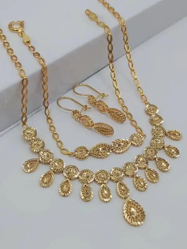 سرویس طلا درخشان و زیبا + مدل های بسیار خاص و جدید را اینجا ببینید