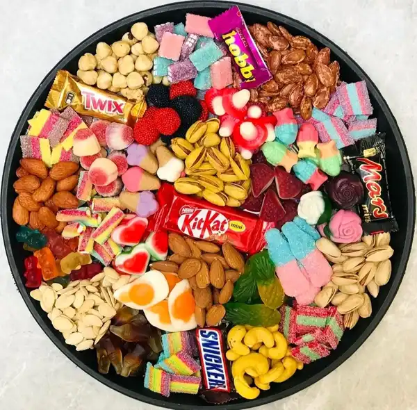 چند مدل سینی مزه + استفاده از تنقلات متنوع برای سینی مزه مناسب دورهمی ها
