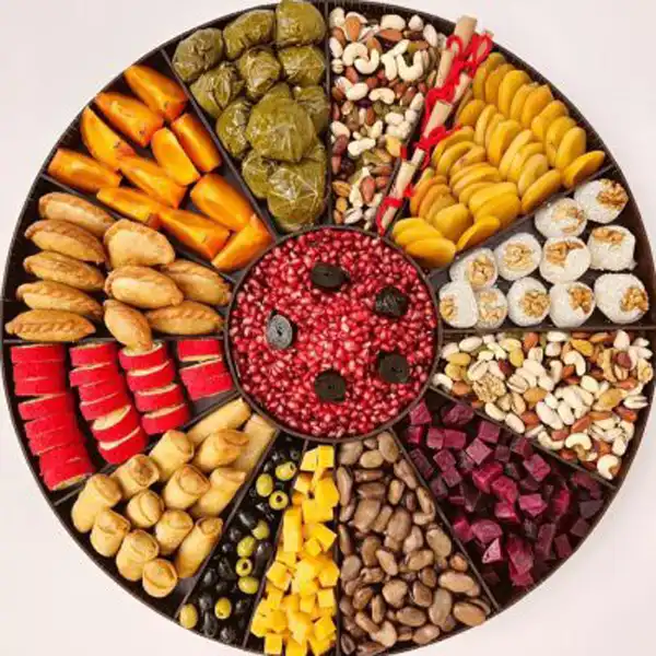 چند مدل سینی مزه + استفاده از تنقلات متنوع برای سینی مزه مناسب دورهمی ها