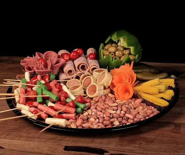 چند مدل سینی مزه + استفاده از تنقلات متنوع برای سینی مزه مناسب دورهمی ها
