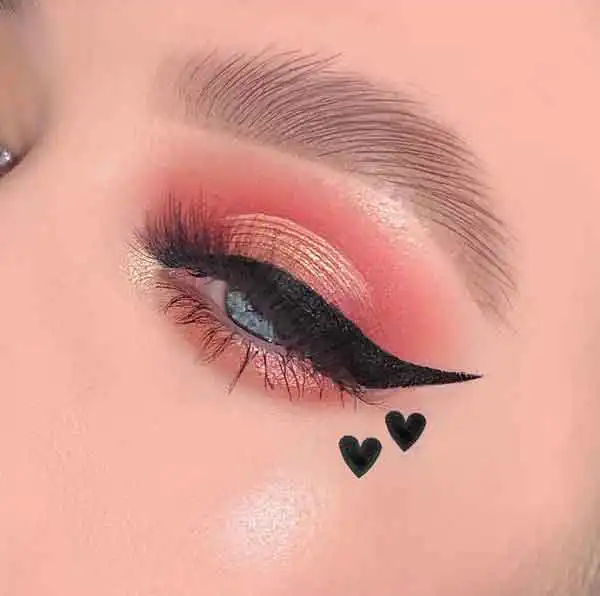 مدل خط چشم دخترانه + مدل های بسیار خوشگل و ترند امسال