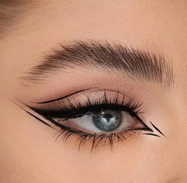 مدل خط چشم دخترانه + مدل های بسیار خوشگل و ترند امسال